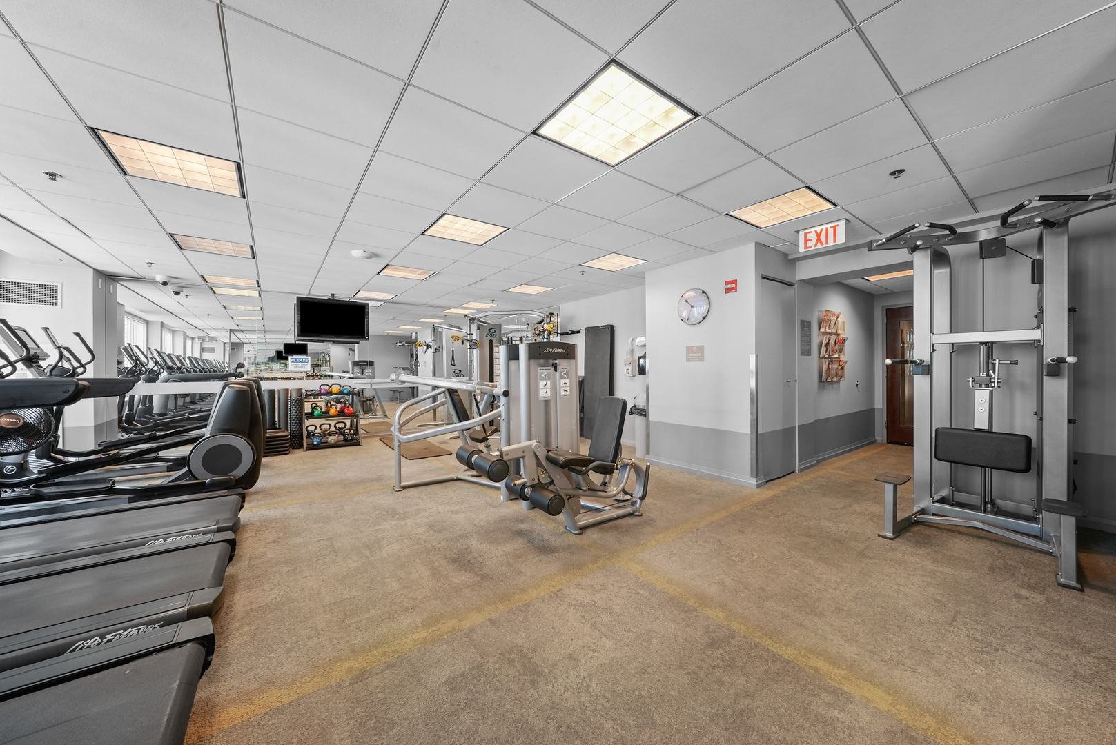 33 W Ontario Street Unit: 39C