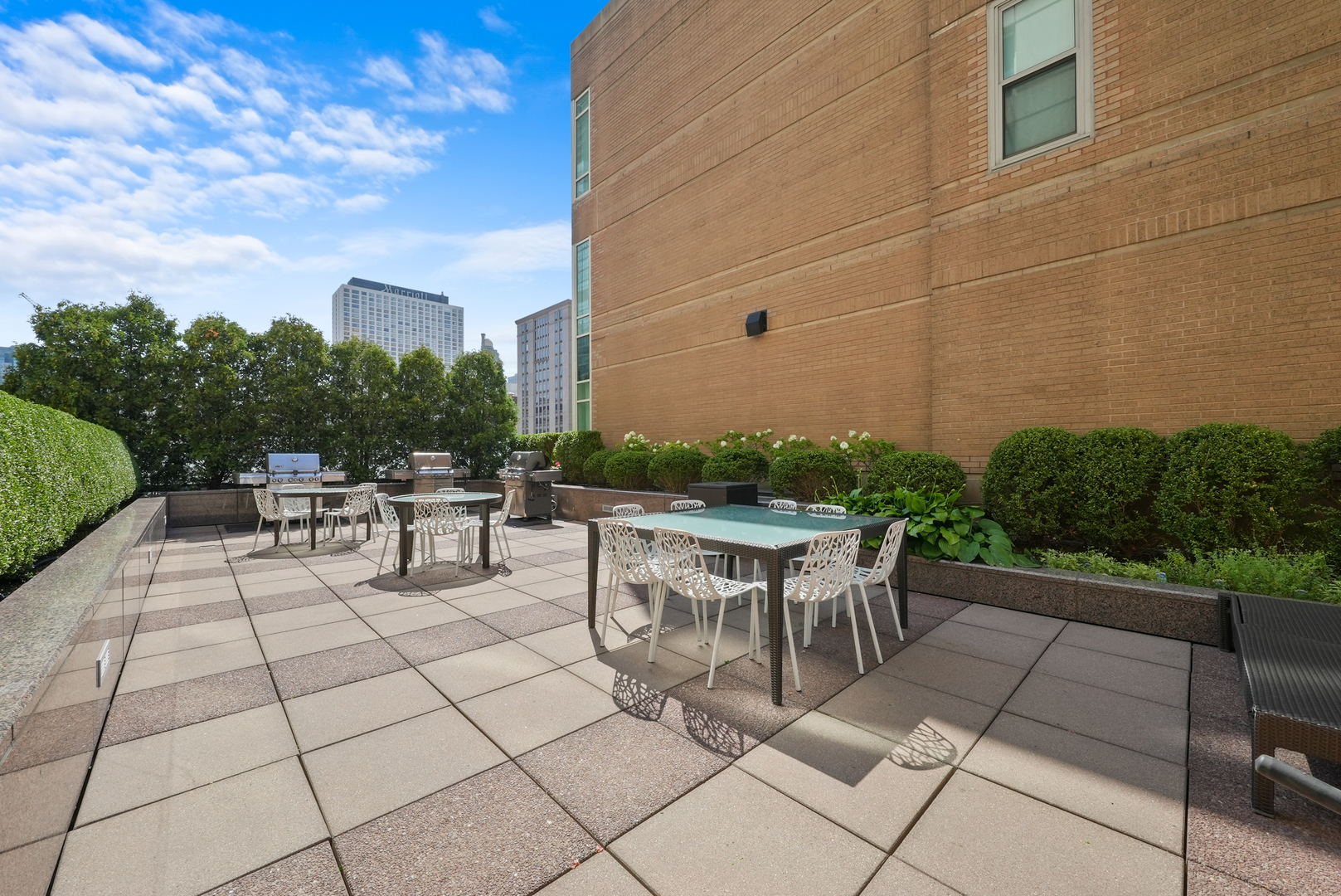 33 W Ontario Street Unit: 39C