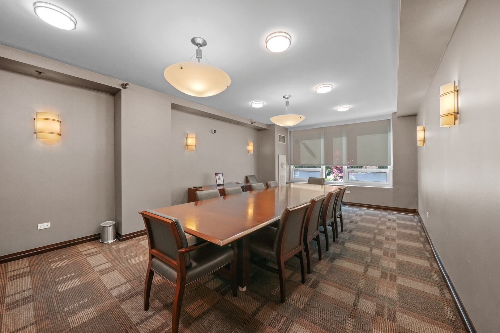 33 W Ontario Street Unit: 39C