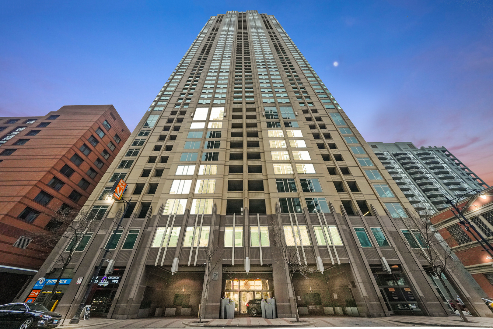 33 W Ontario Street Unit: 39C