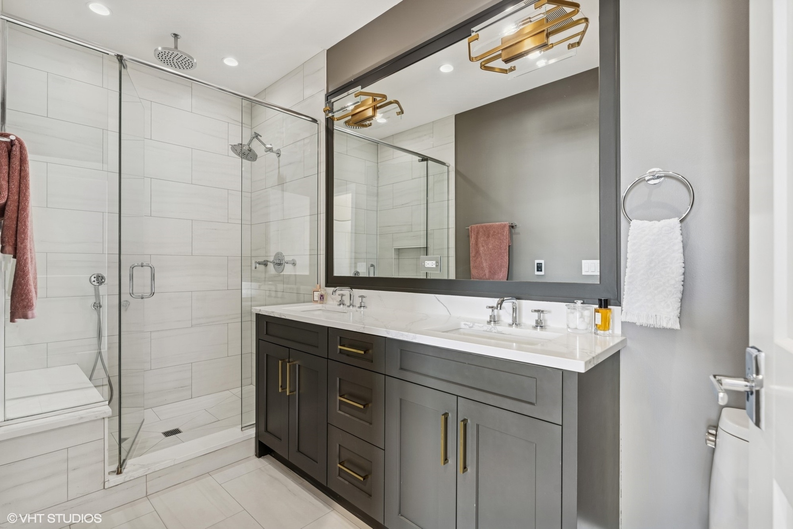 3154 N Southport Avenue Unit: 304