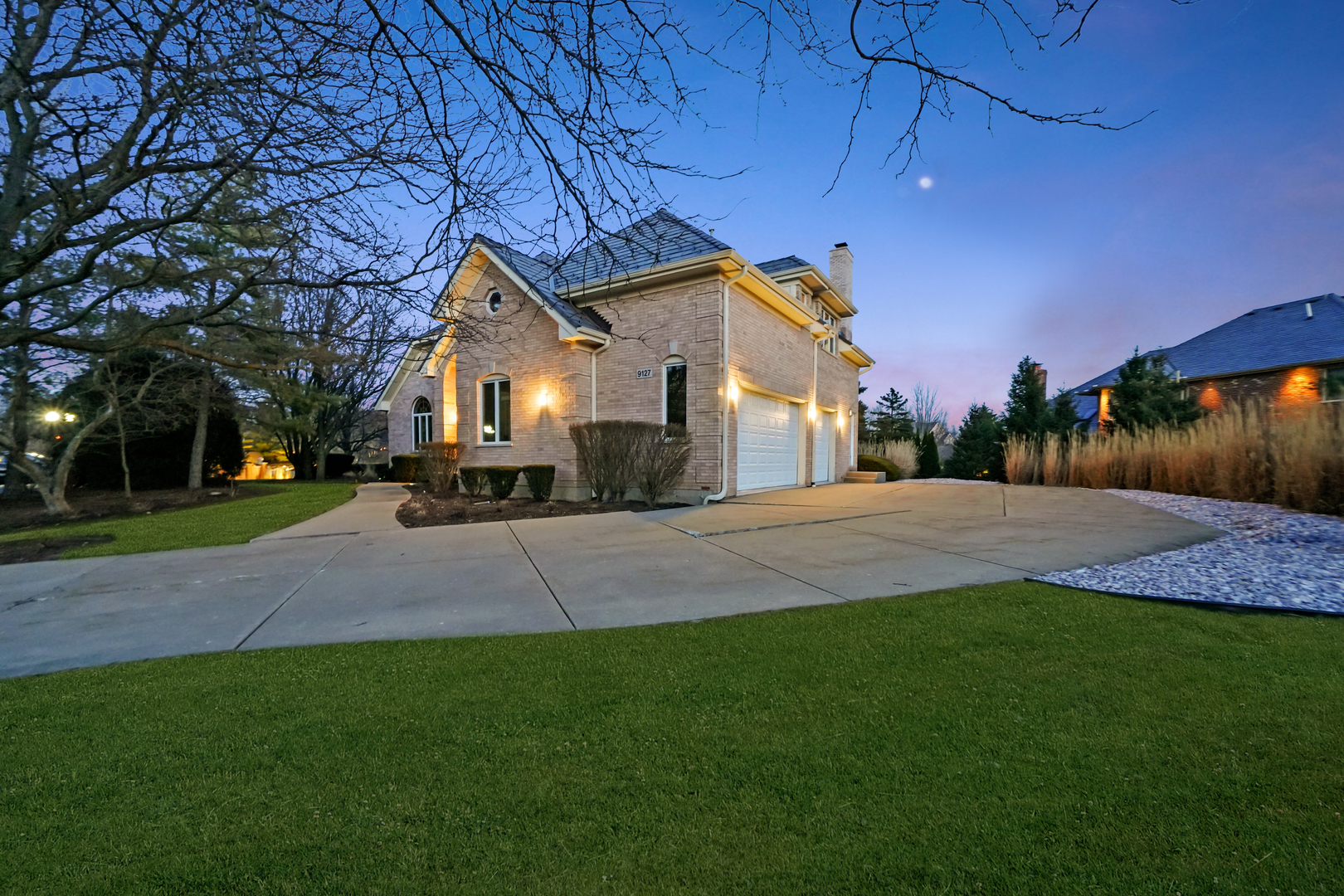 9127 W FALLING WATERS Drive