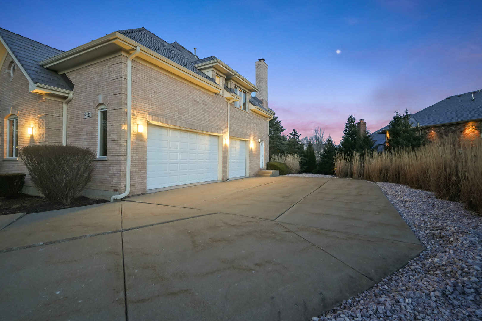 9127 W FALLING WATERS Drive