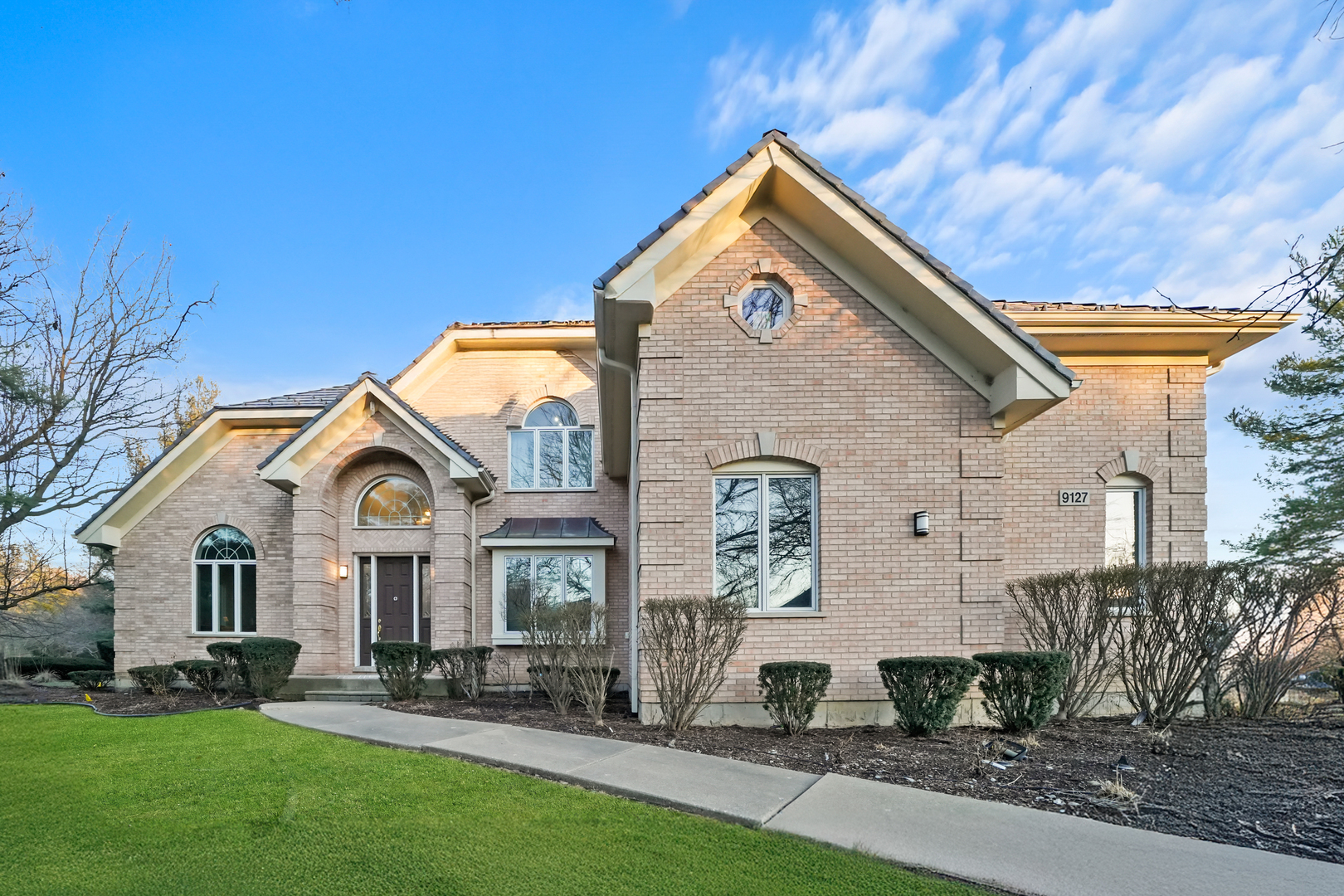 9127 W FALLING WATERS Drive