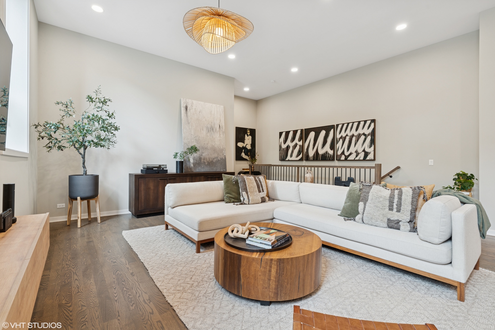 921 N Hoyne Avenue Unit: 1