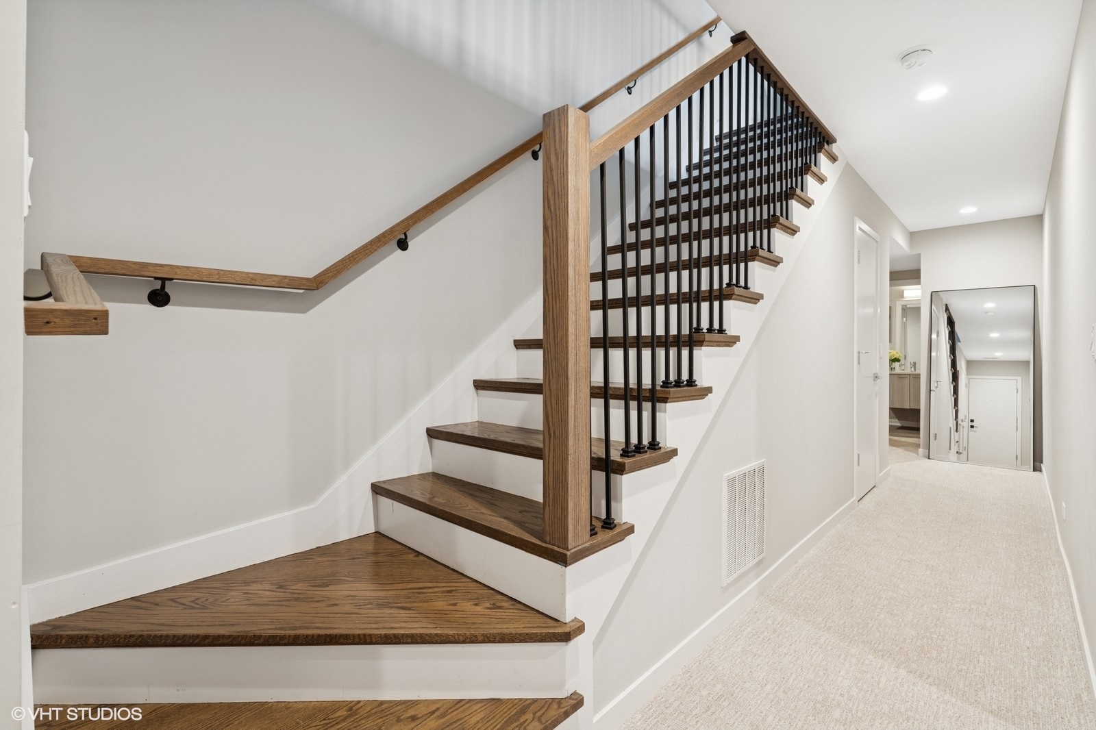 921 N Hoyne Avenue Unit: 1