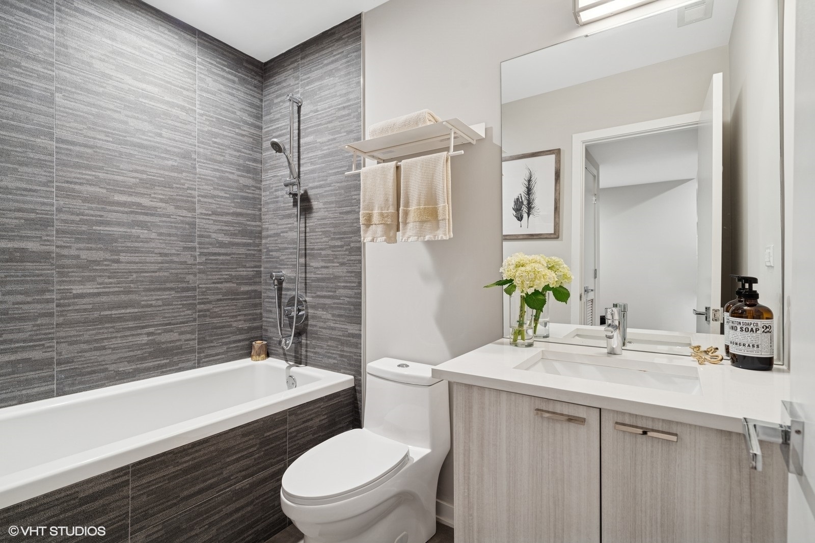 921 N Hoyne Avenue Unit: 1