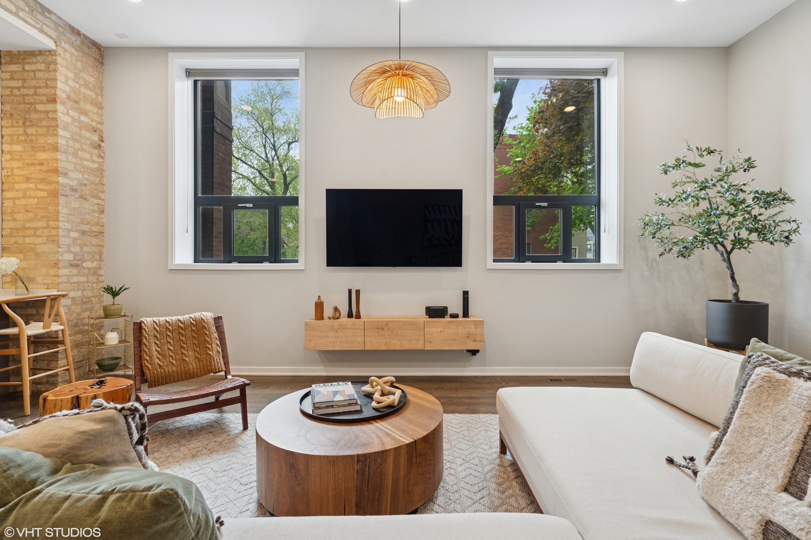 921 N Hoyne Avenue Unit: 1