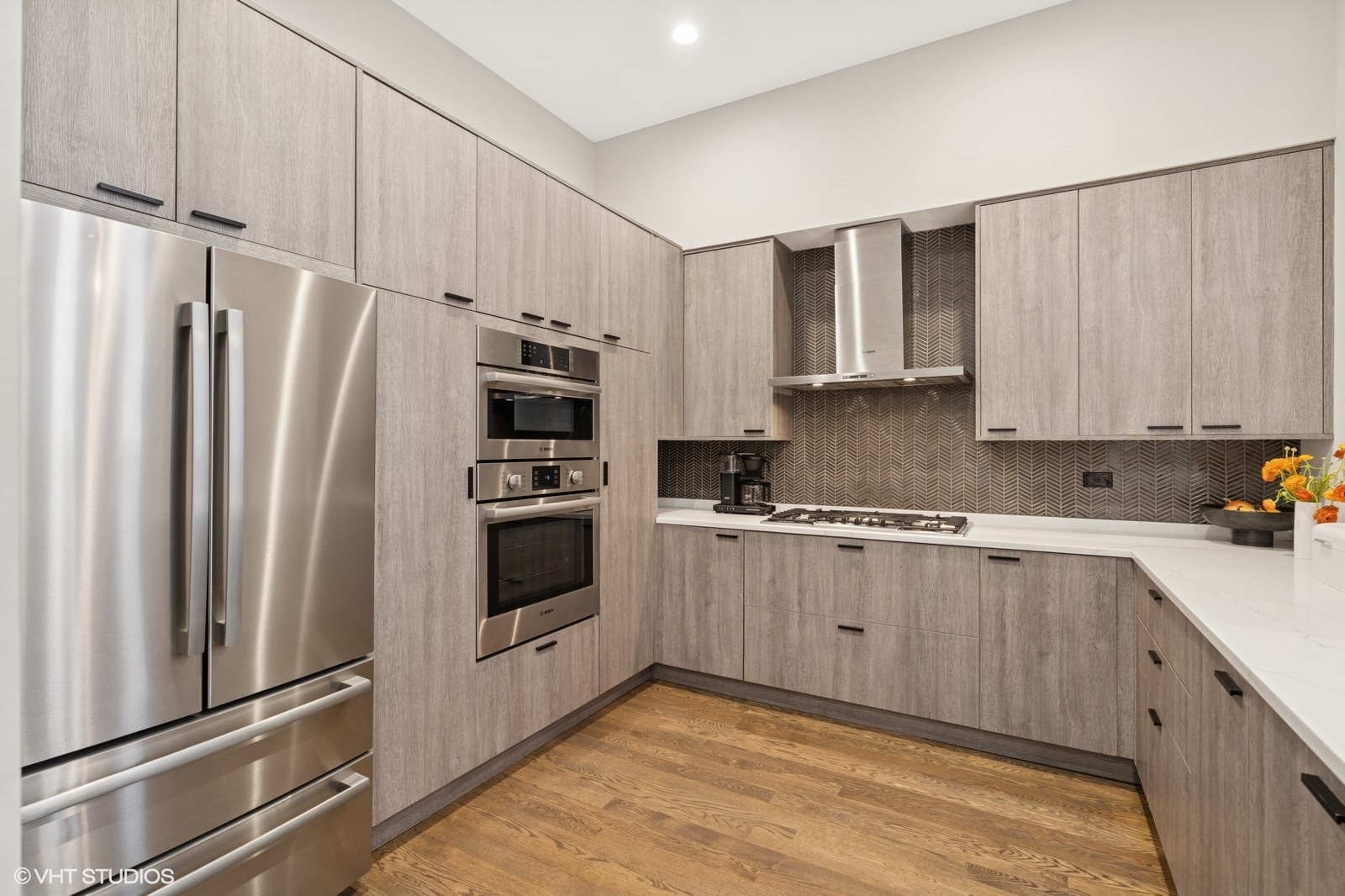 921 N Hoyne Avenue Unit: 1