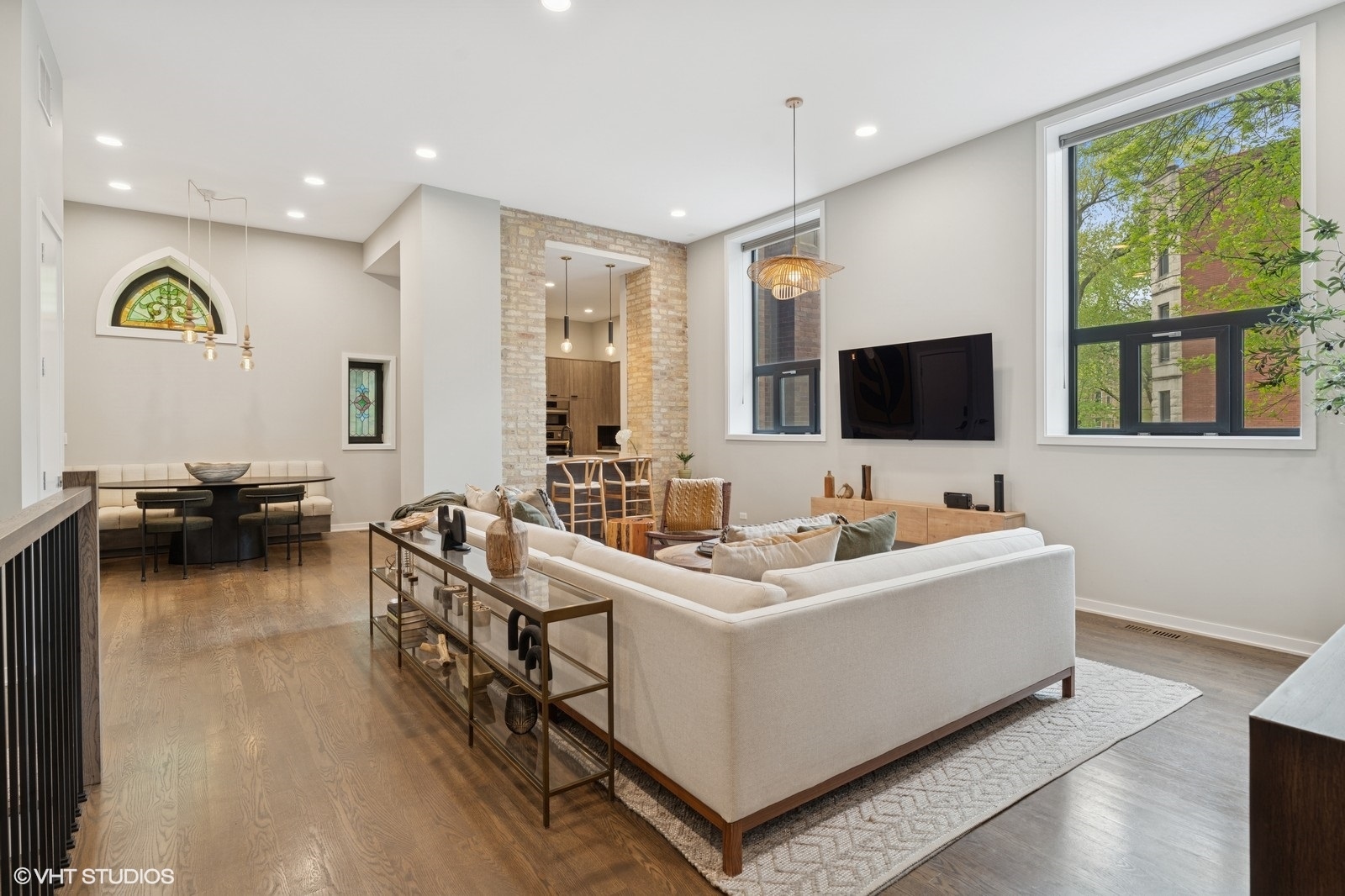 921 N Hoyne Avenue Unit: 1