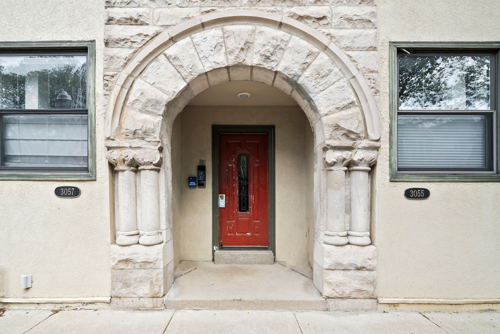 3055 N Seminary Avenue Unit: 3S