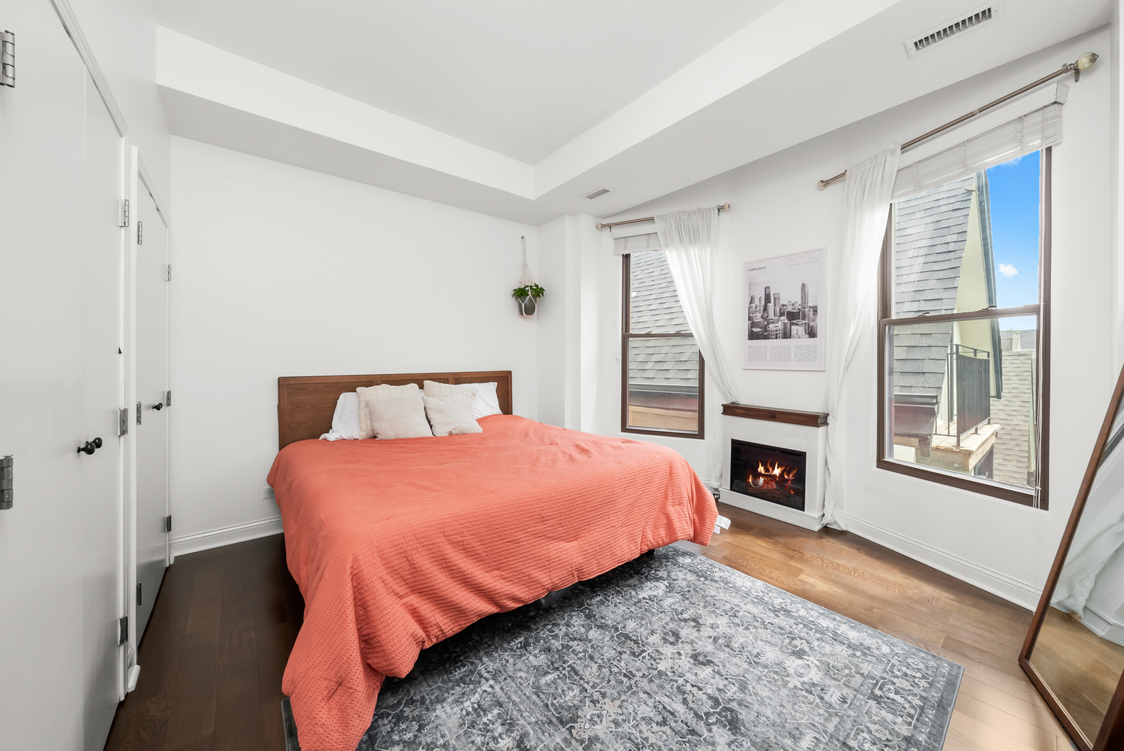 3055 N Seminary Avenue Unit: 3S