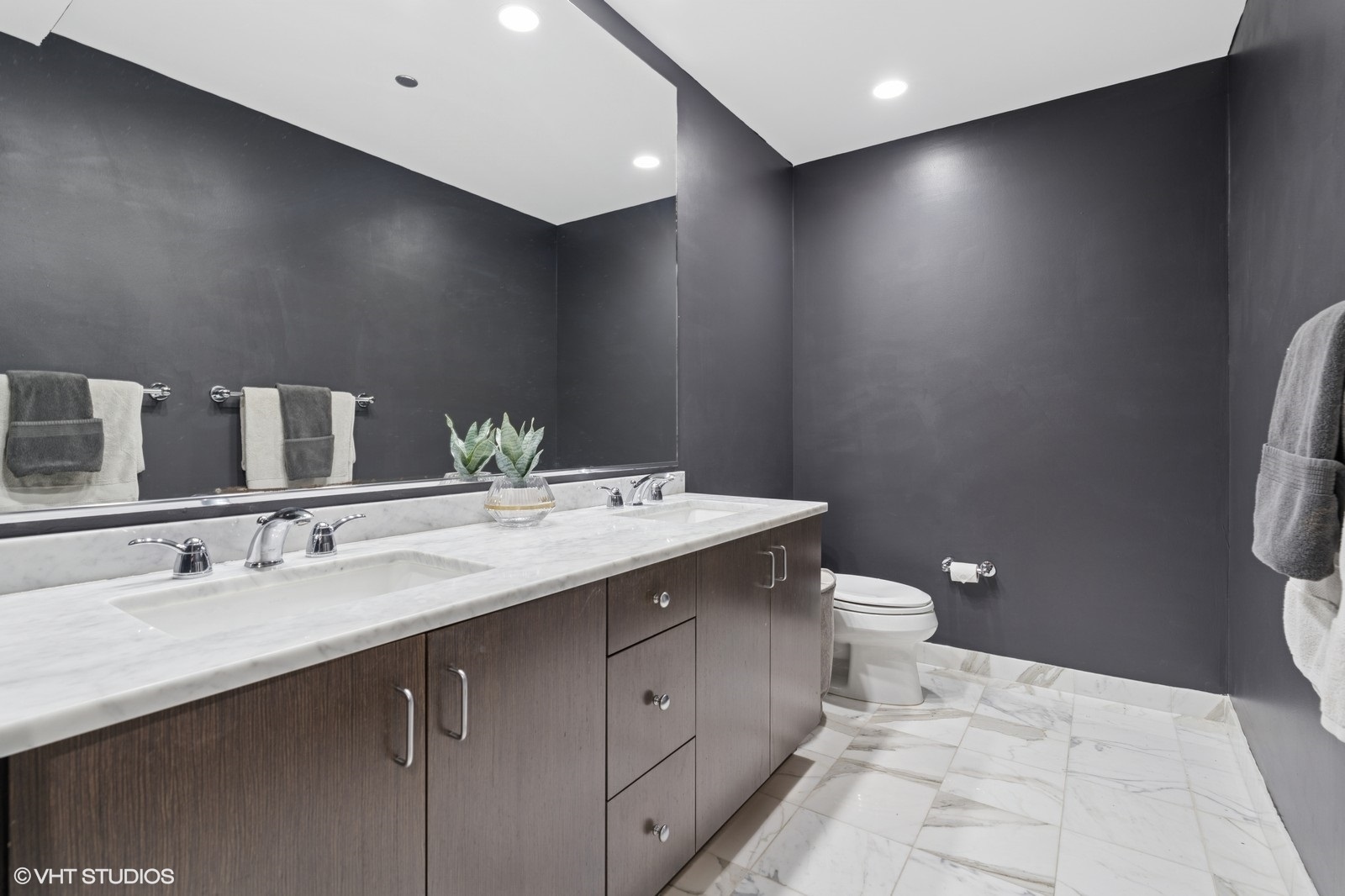 60 E Monroe Street Unit: 3308