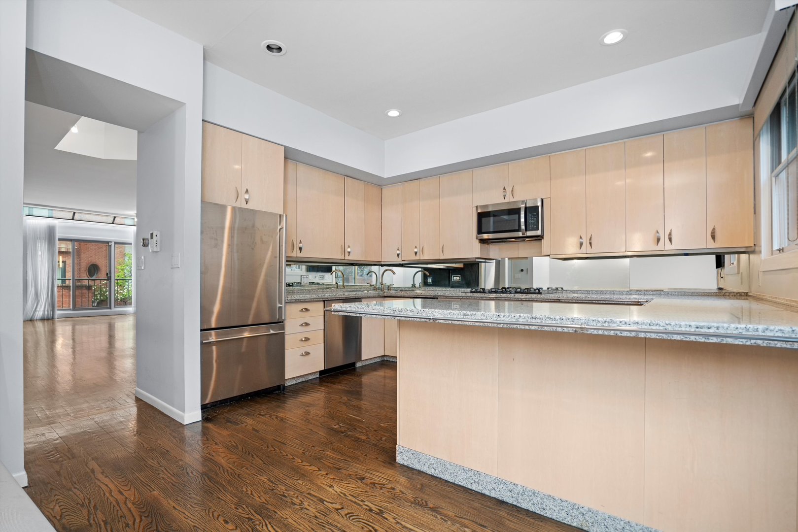 171 W Goethe Street Unit: B