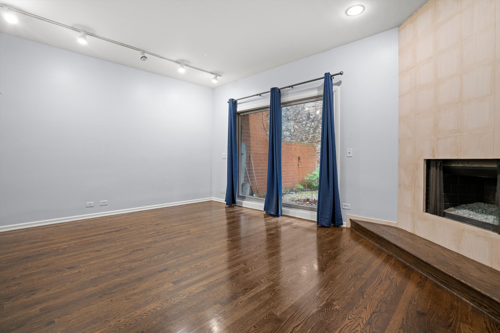 171 W Goethe Street Unit: B