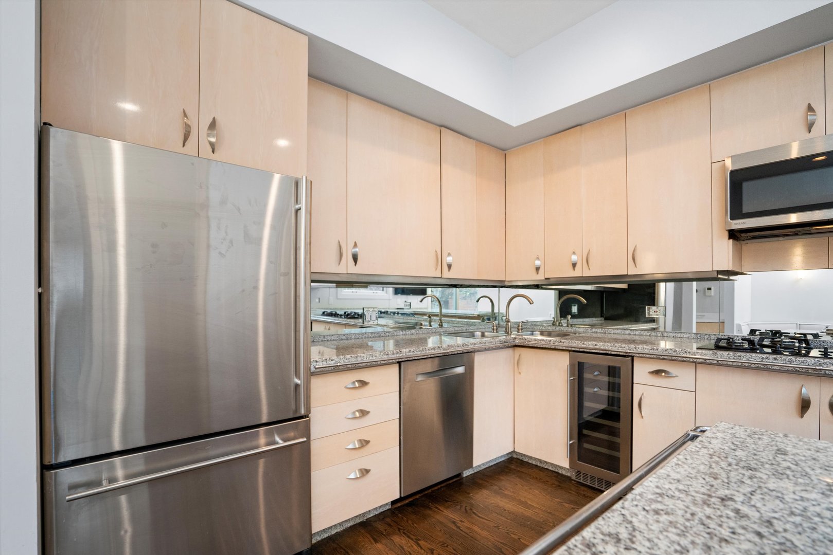 171 W Goethe Street Unit: B