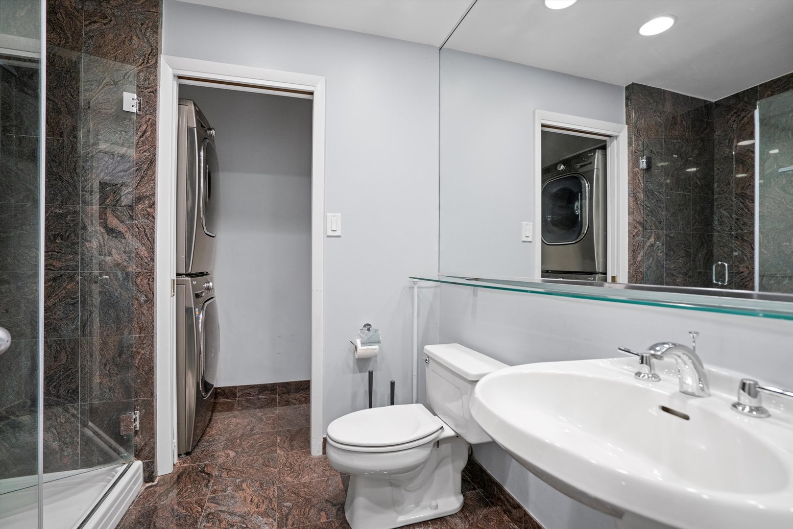 171 W Goethe Street Unit: B