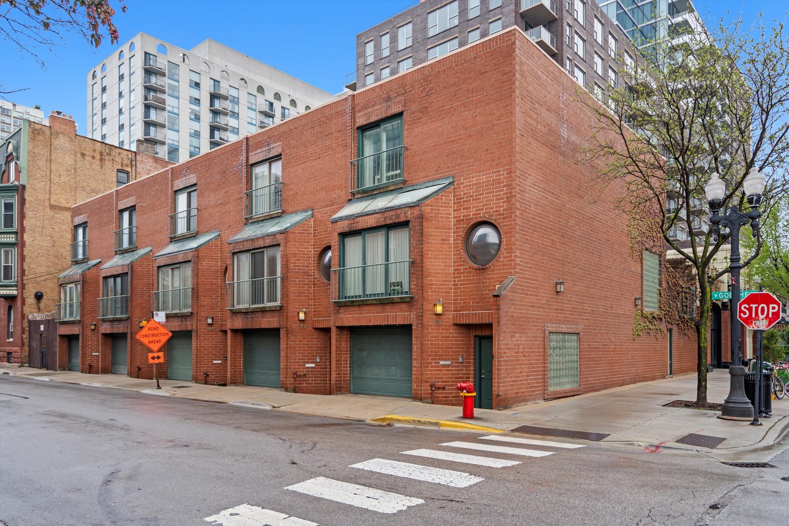 171 W Goethe Street Unit: B