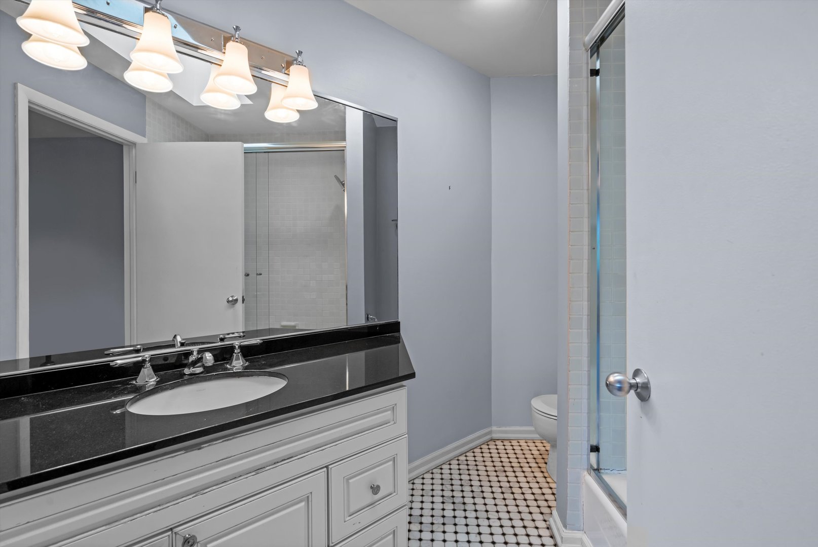 171 W Goethe Street Unit: B