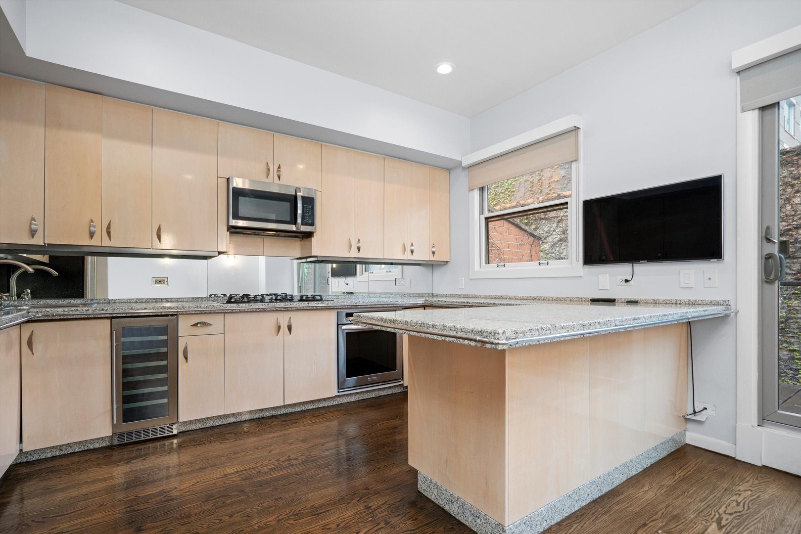 171 W Goethe Street Unit: B