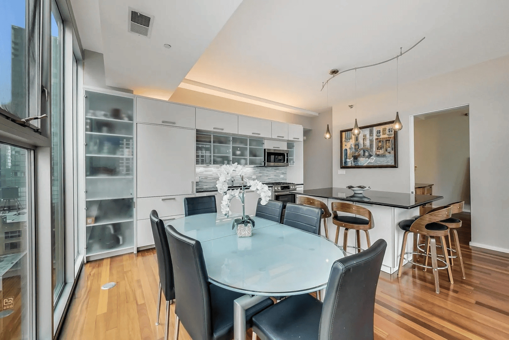 550 N Saint Clair Street Unit: 1408