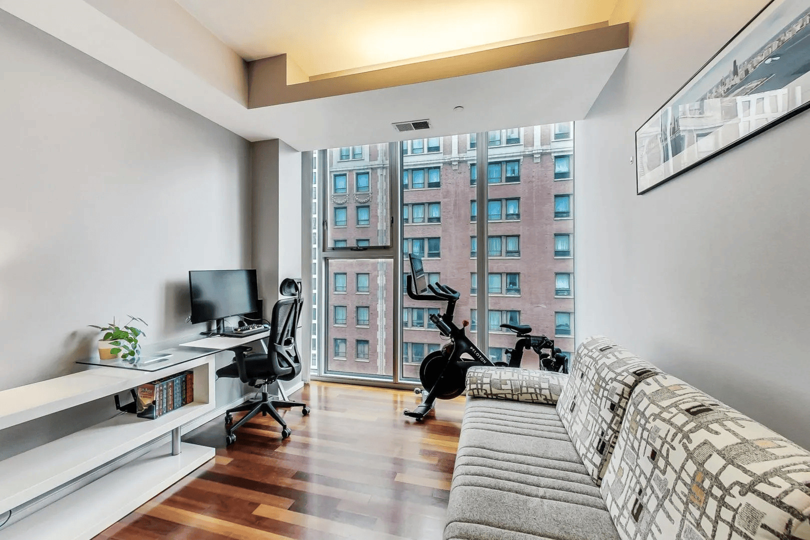 550 N Saint Clair Street Unit: 1408