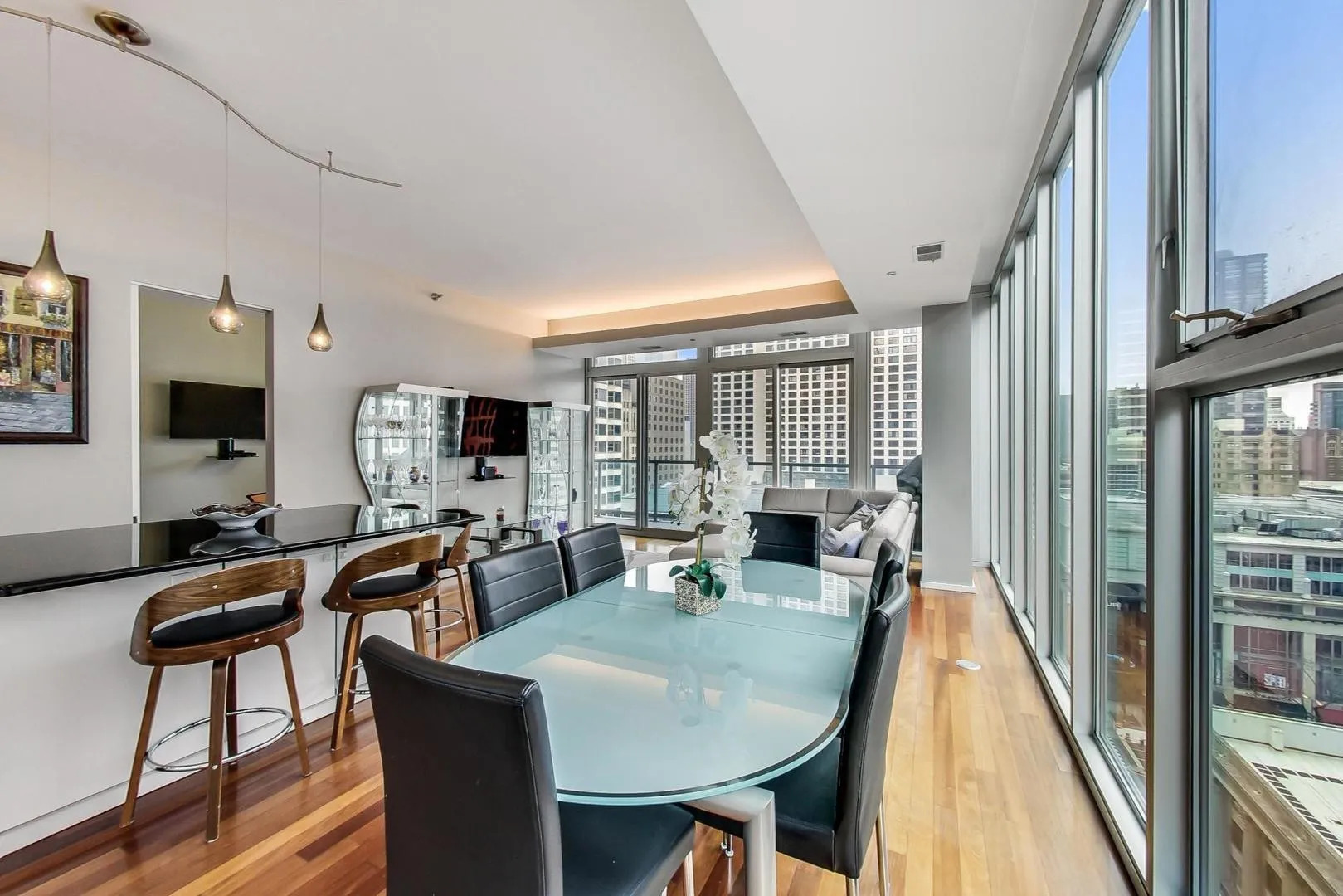 550 N Saint Clair Street Unit: 1408