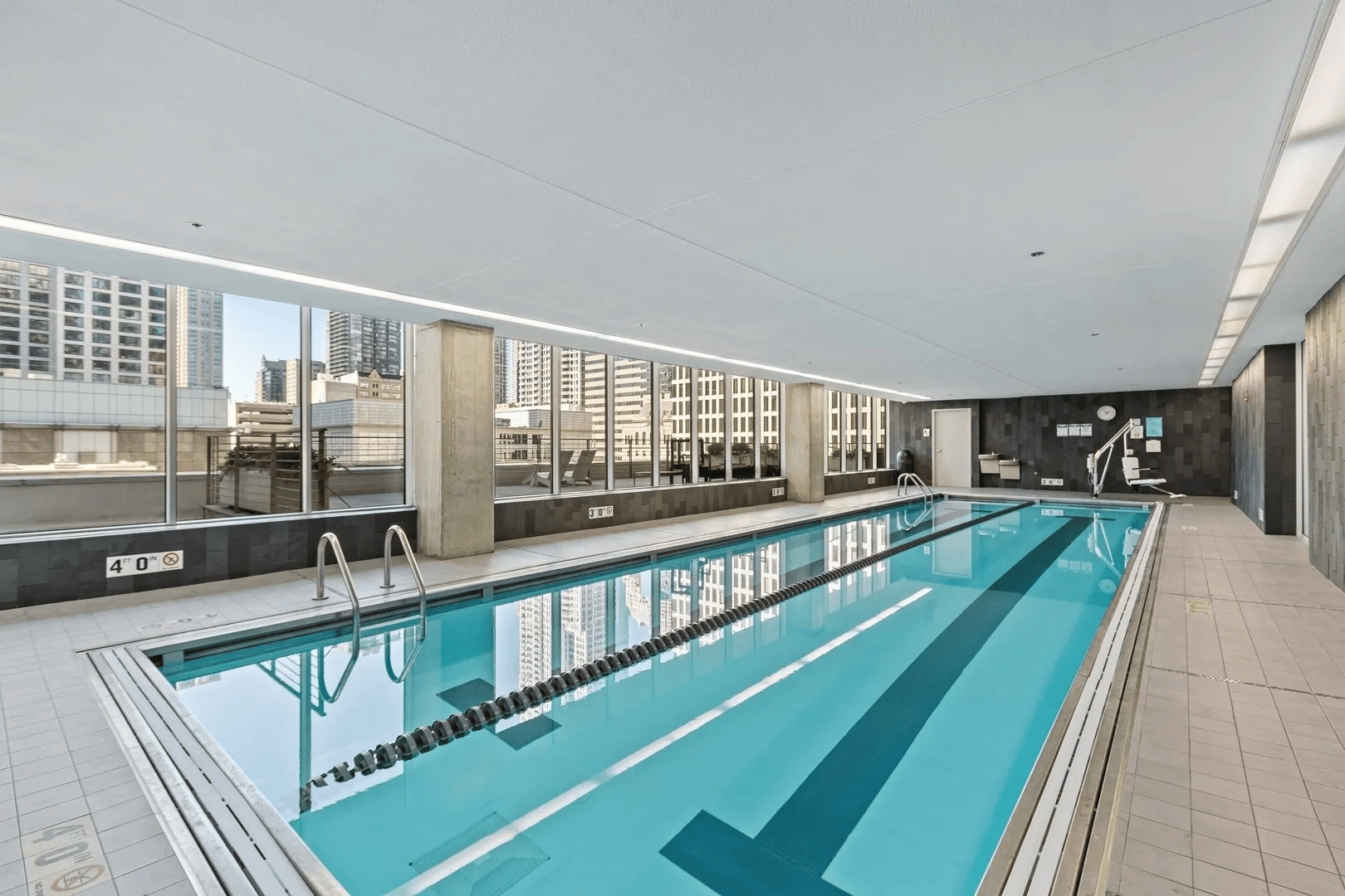 550 N Saint Clair Street Unit: 1408