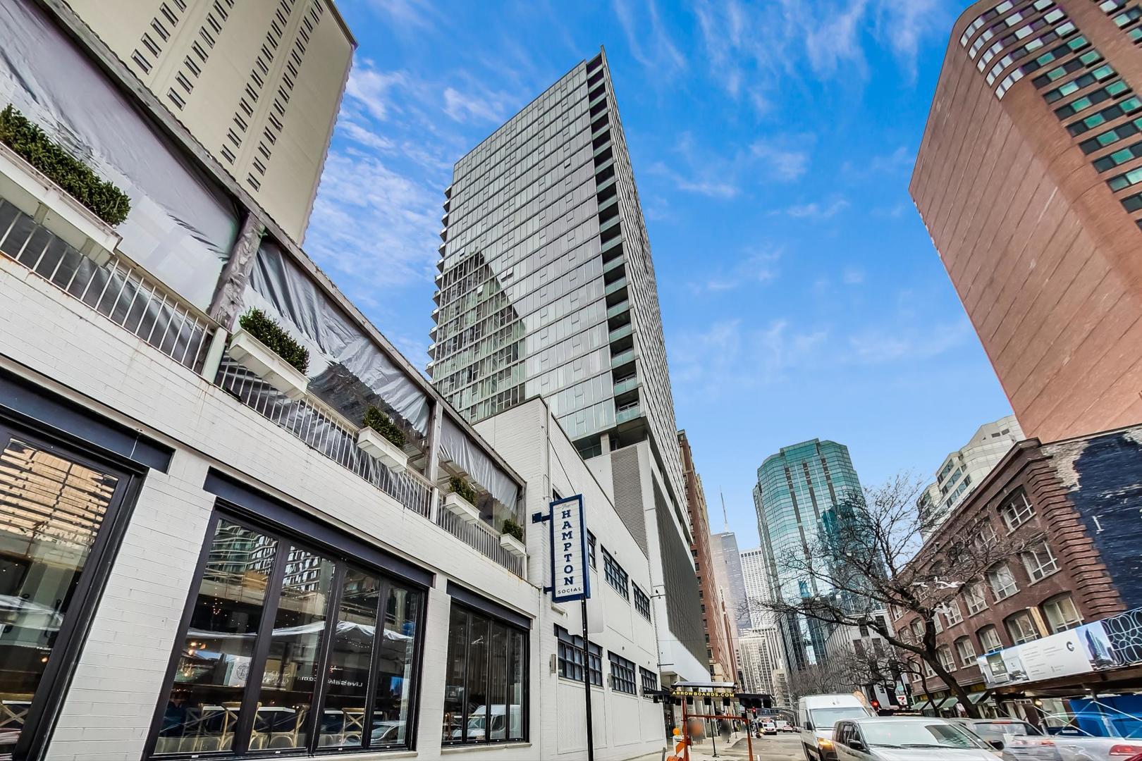 550 N Saint Clair Street Unit: 1408