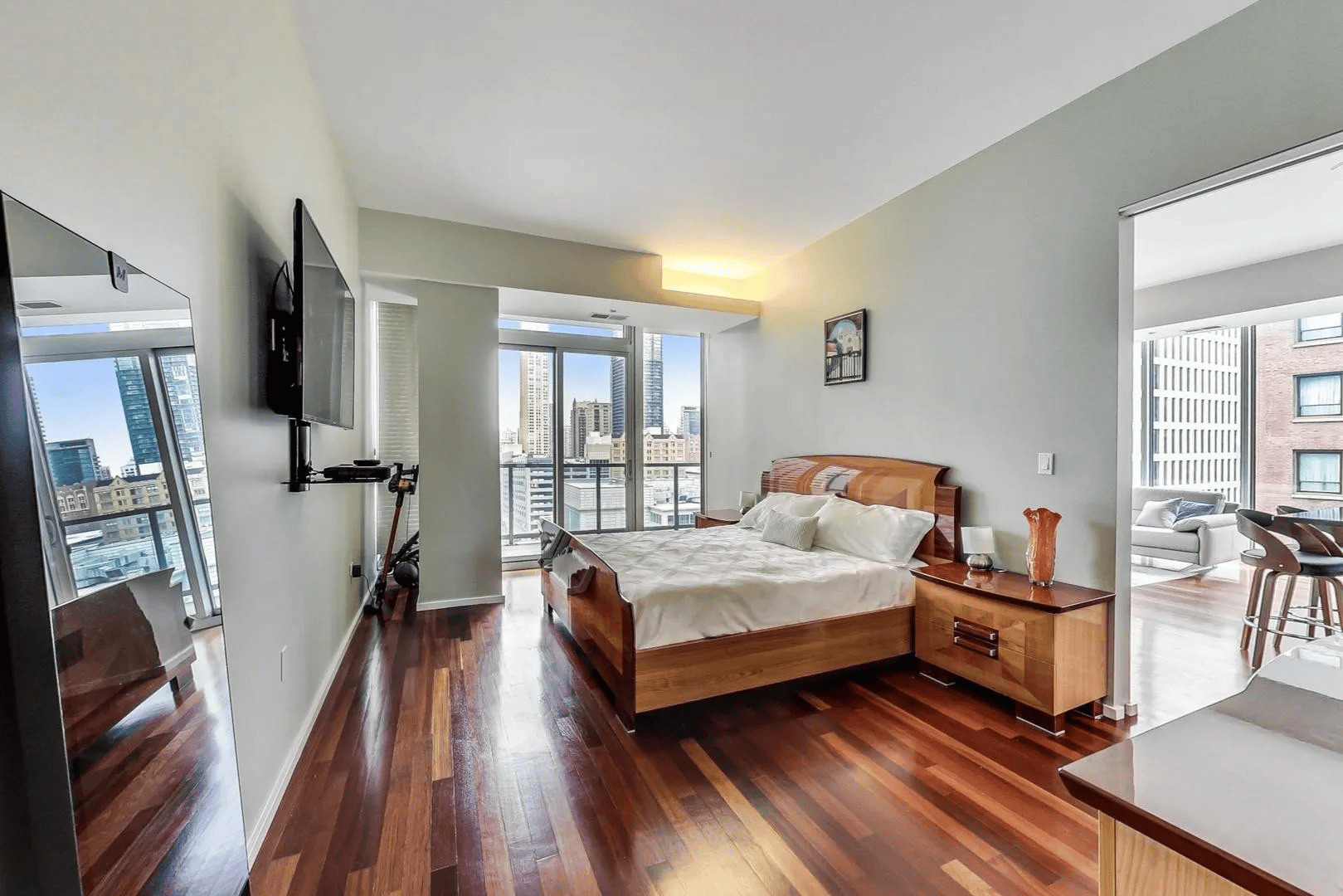 550 N Saint Clair Street Unit: 1408