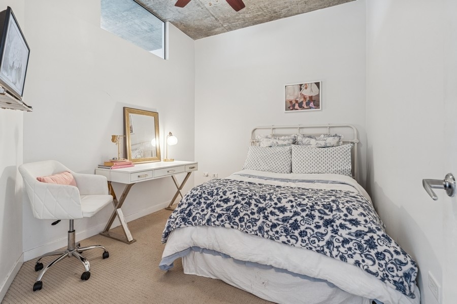 700 N Larrabee Street Unit: 1908