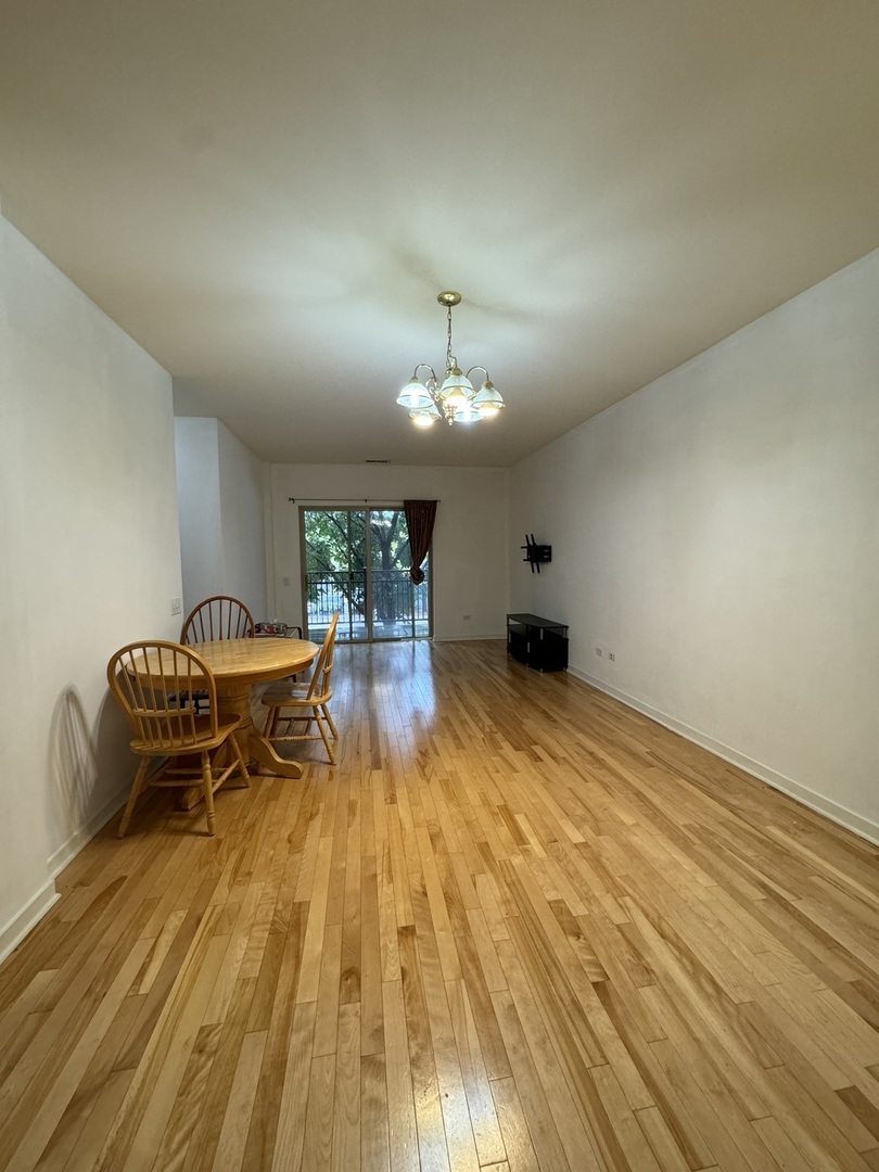 1155 W Roosevelt Road Unit: 204