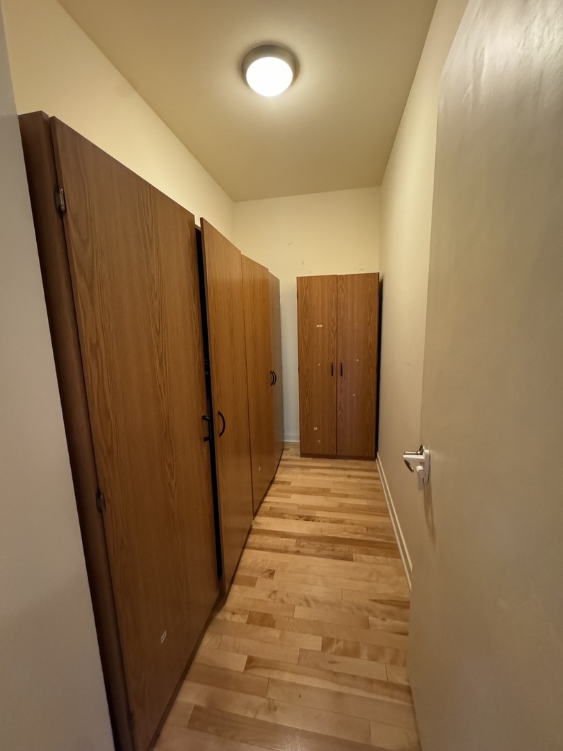 1155 W Roosevelt Road Unit: 204