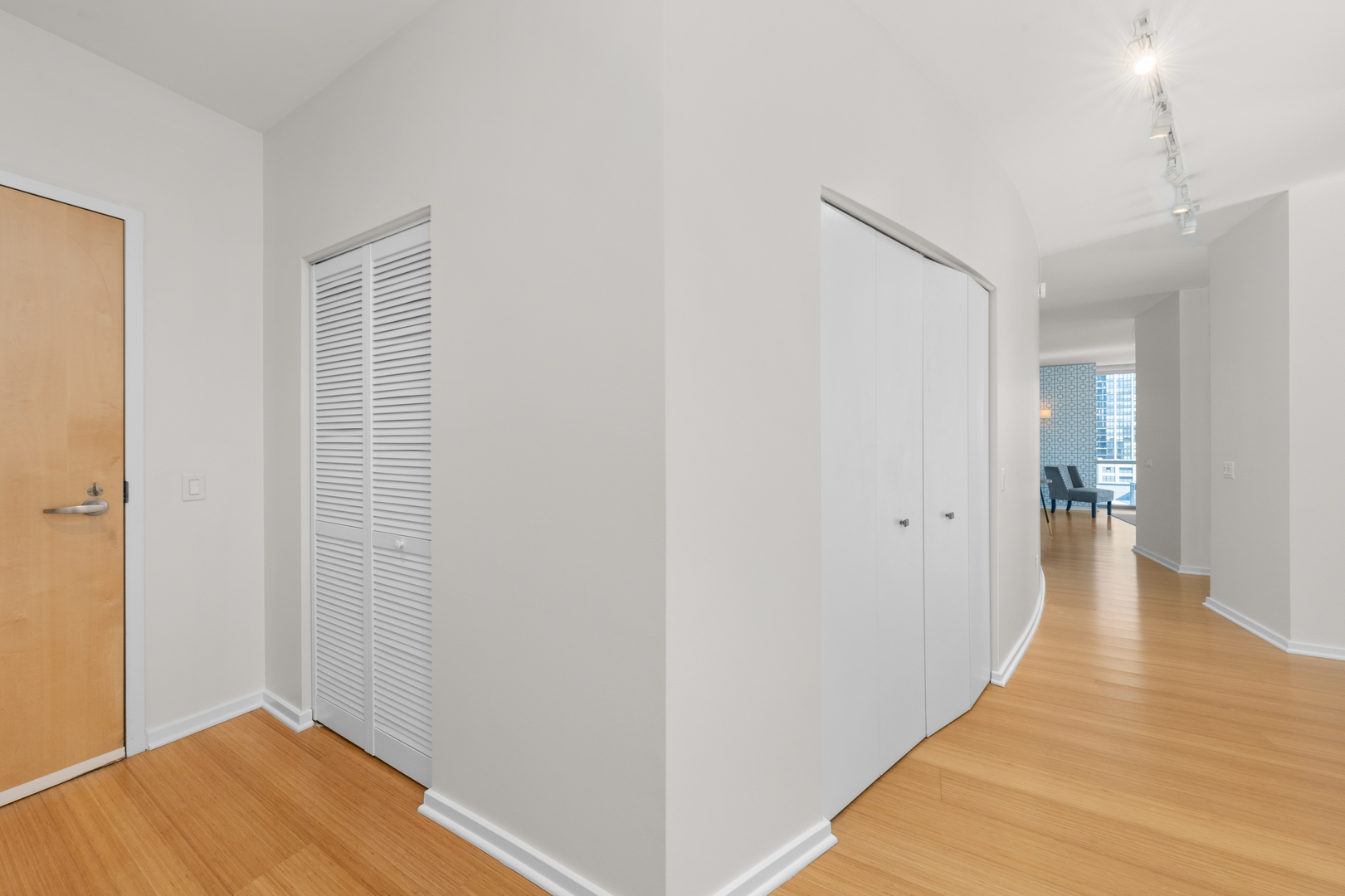 125 S GREEN Street Unit: 1006A