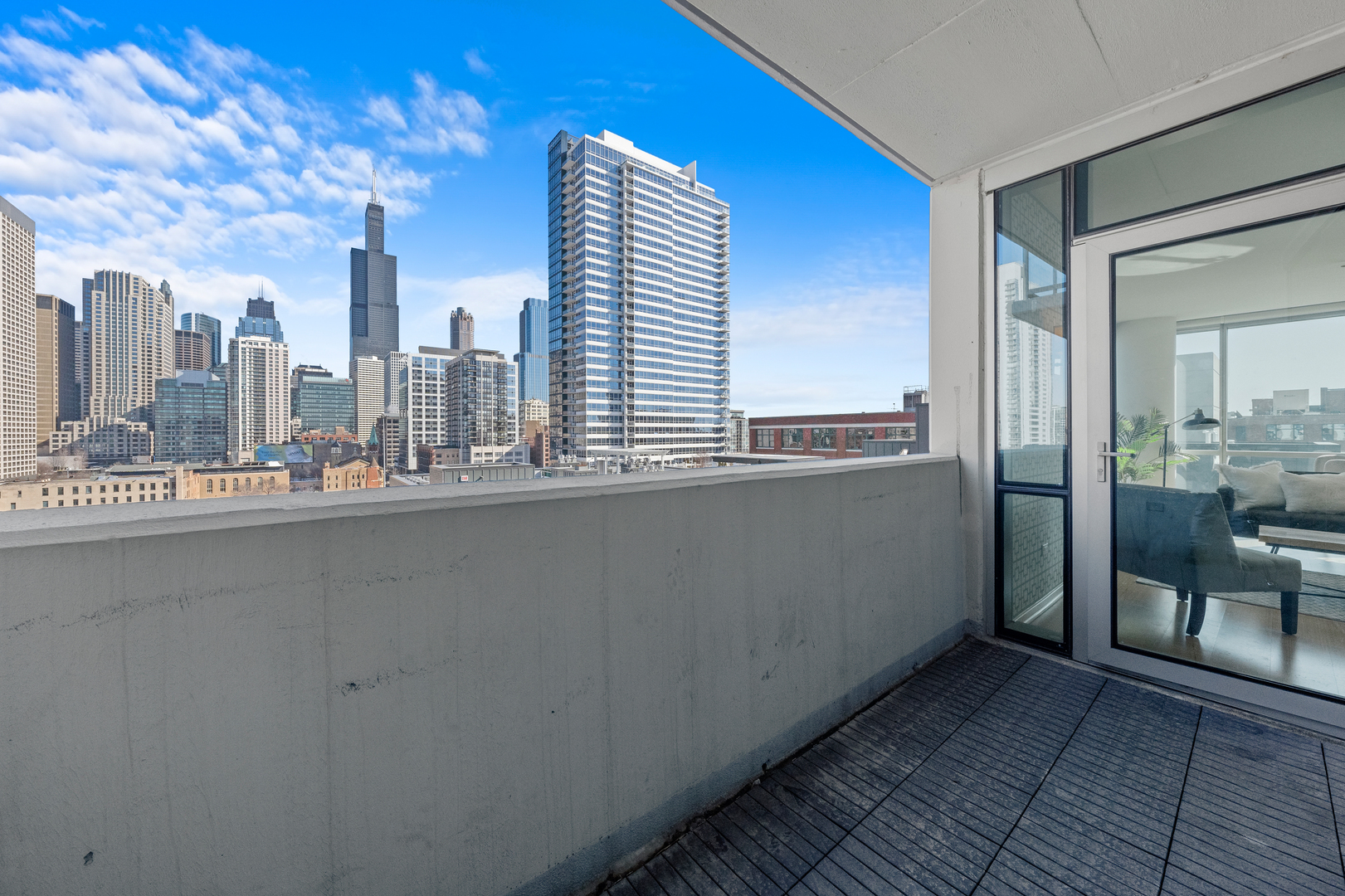 125 S GREEN Street Unit: 1006A