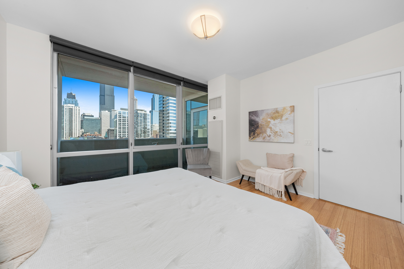 125 S GREEN Street Unit: 1006A