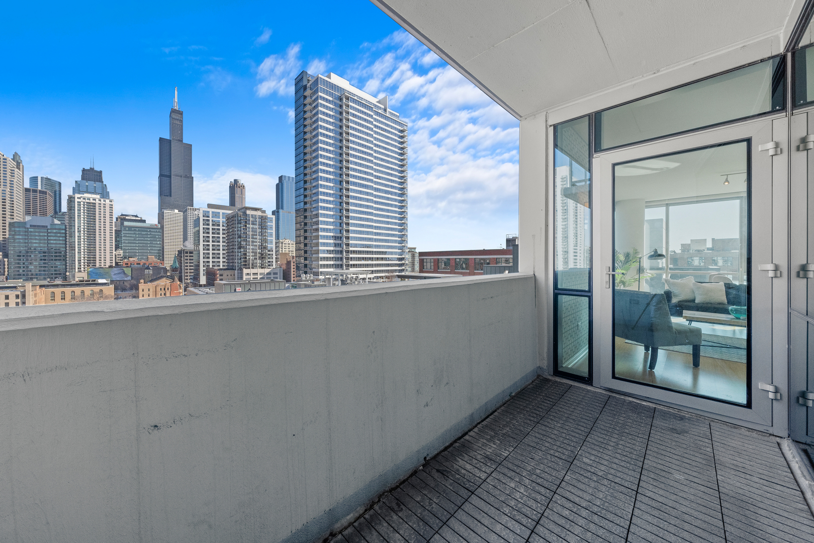 125 S GREEN Street Unit: 1006A