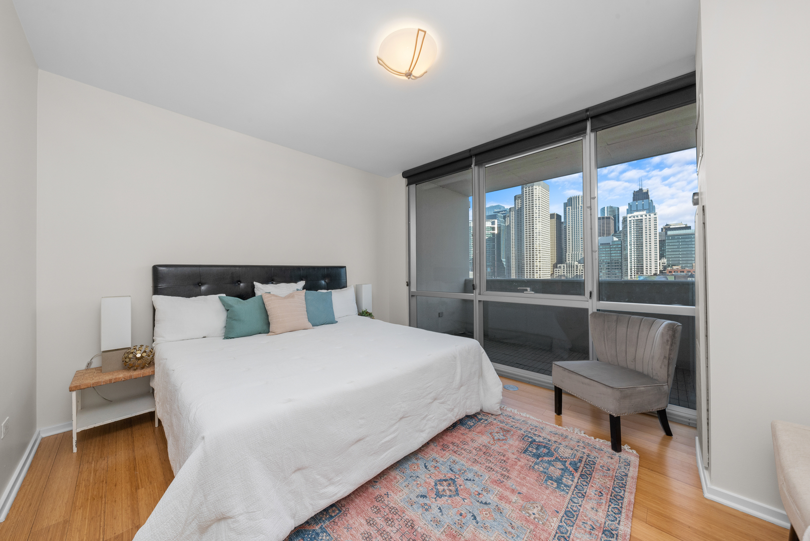 125 S GREEN Street Unit: 1006A
