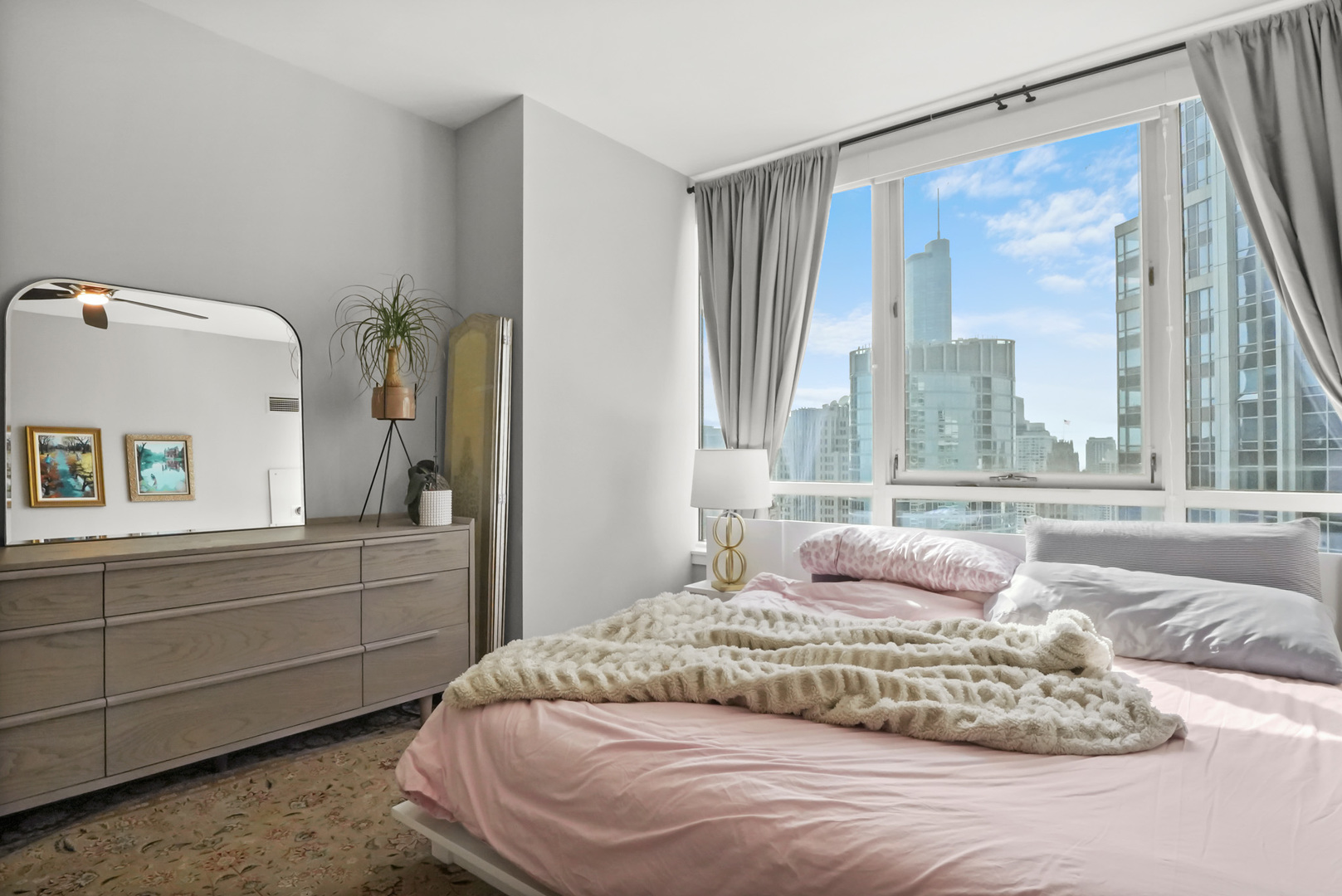 505 N Mcclurg Court Unit: 4505