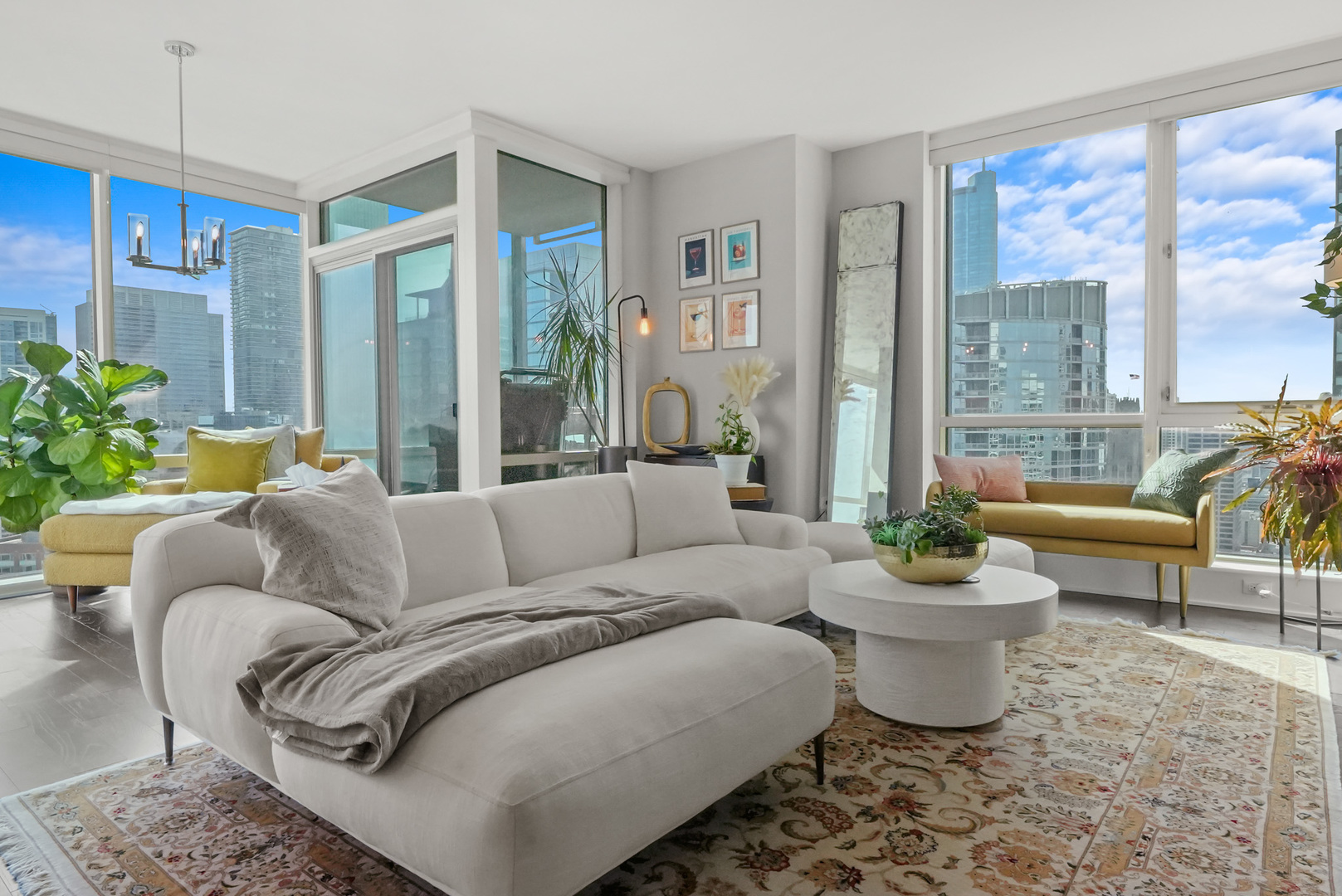 505 N Mcclurg Court Unit: 4505