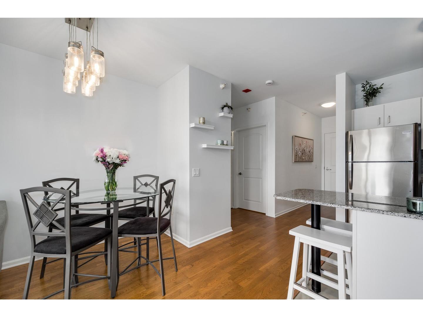 645 N KINGSBURY Street Unit: 1307