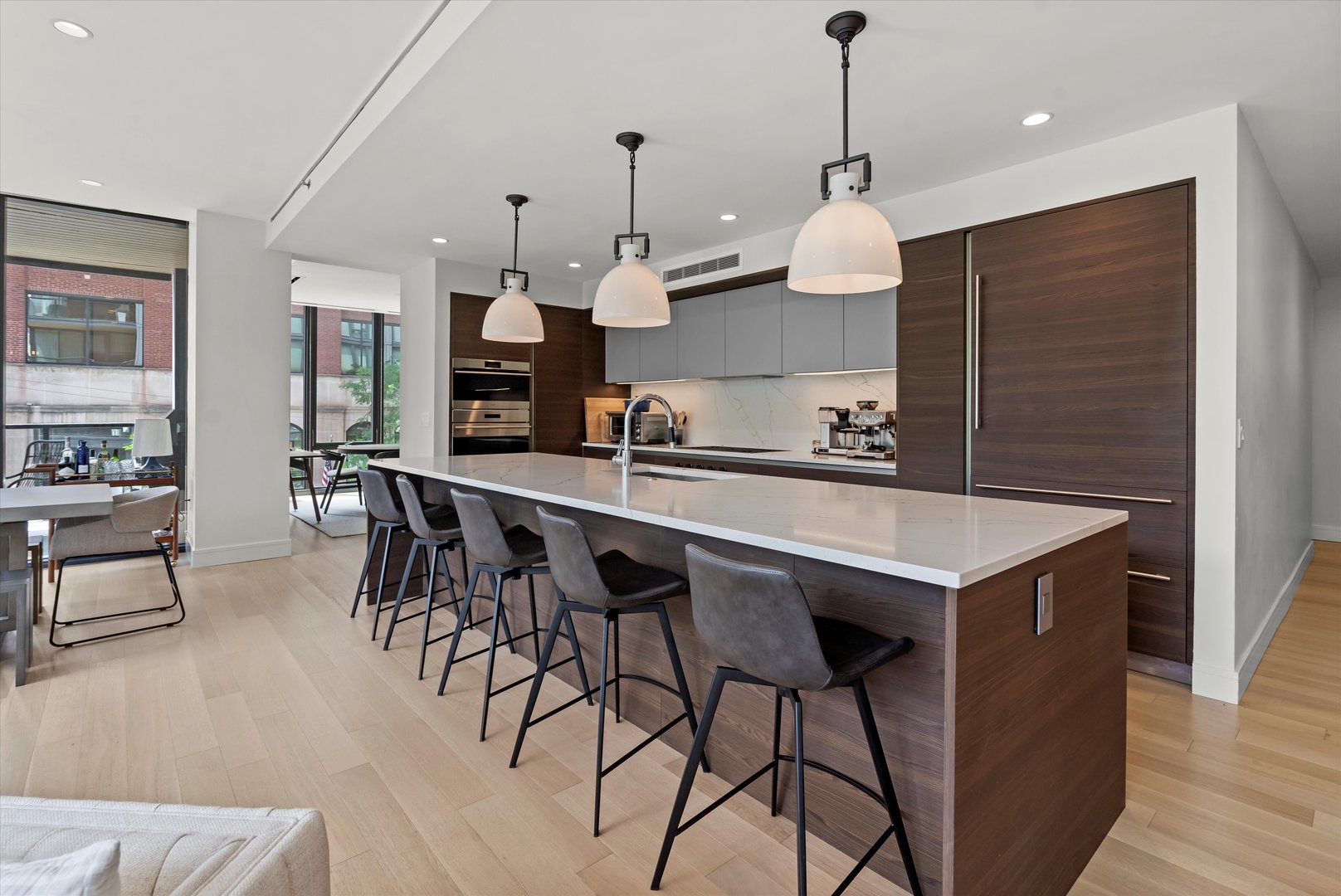 366 W Superior Street Unit: 302