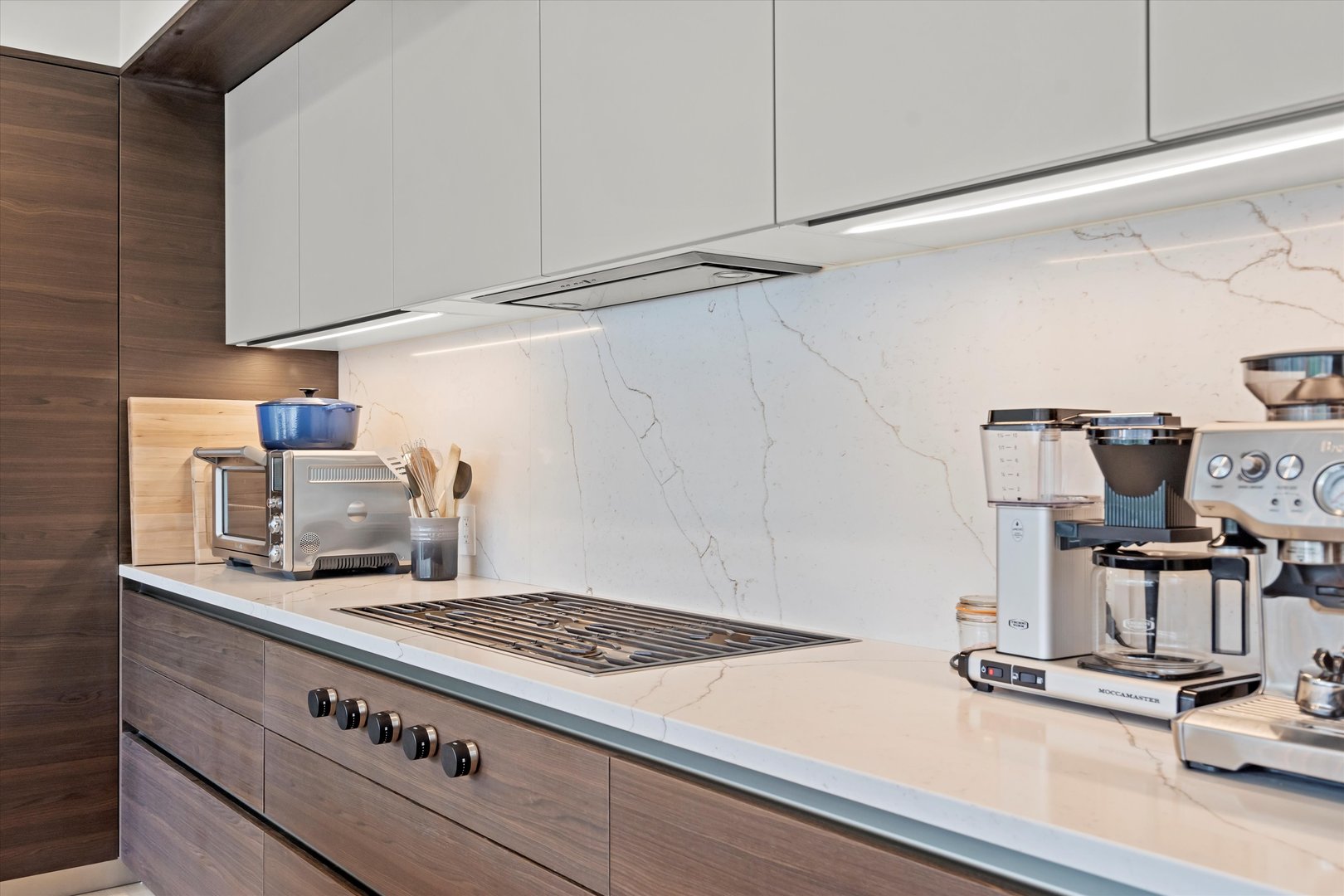 366 W Superior Street Unit: 302