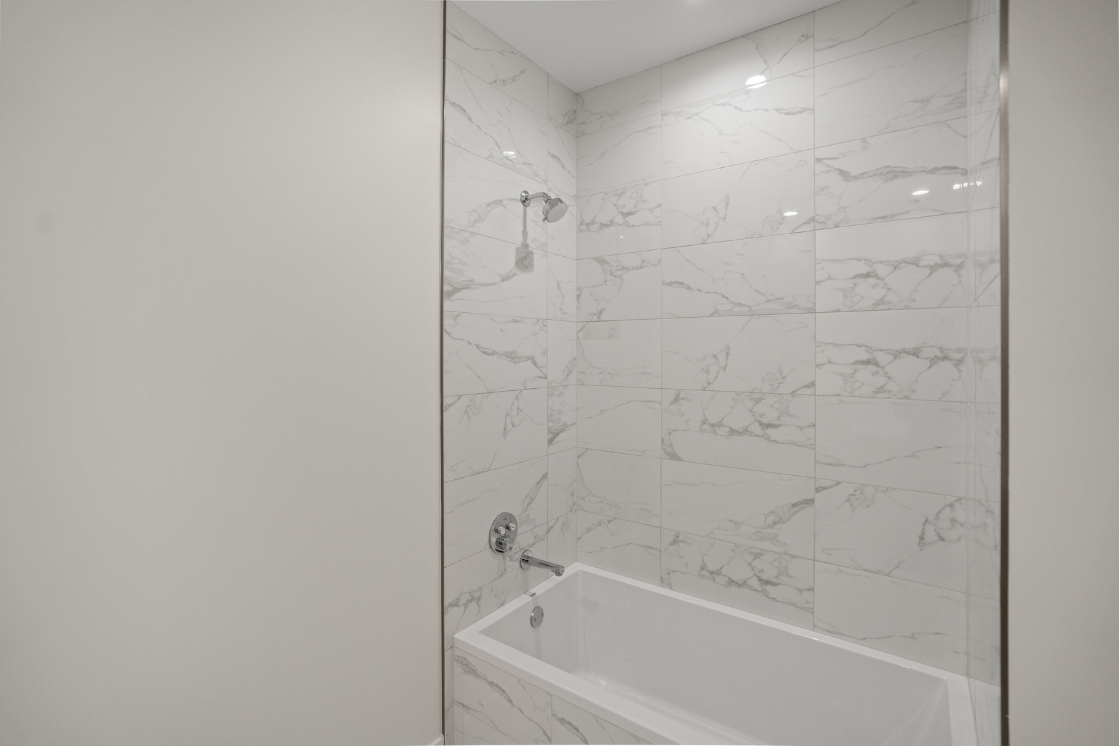 313 S Racine Avenue Unit: 4B