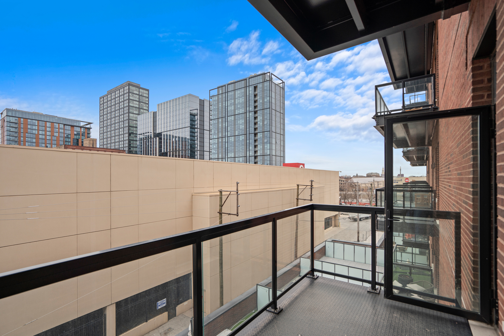 313 S Racine Avenue Unit: 4B