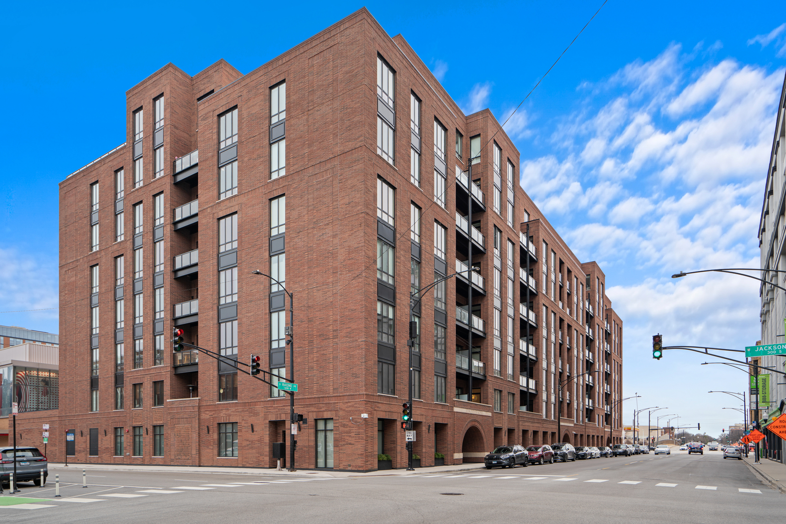 313 S Racine Avenue Unit: 4B
