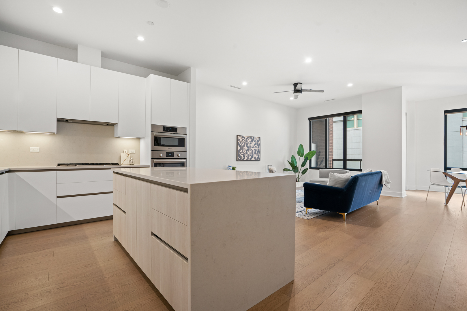 313 S Racine Avenue Unit: 4B