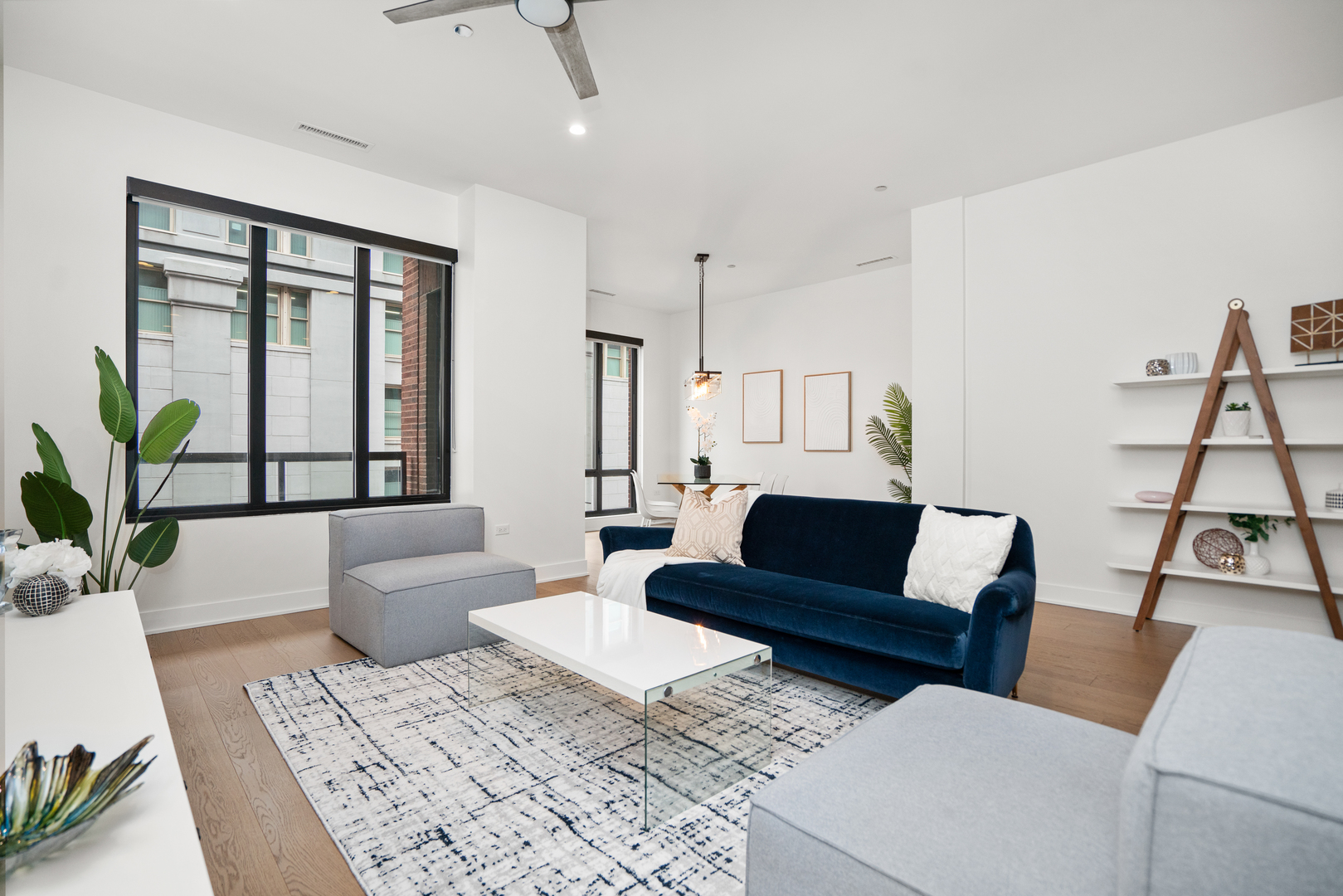 313 S Racine Avenue Unit: 4B