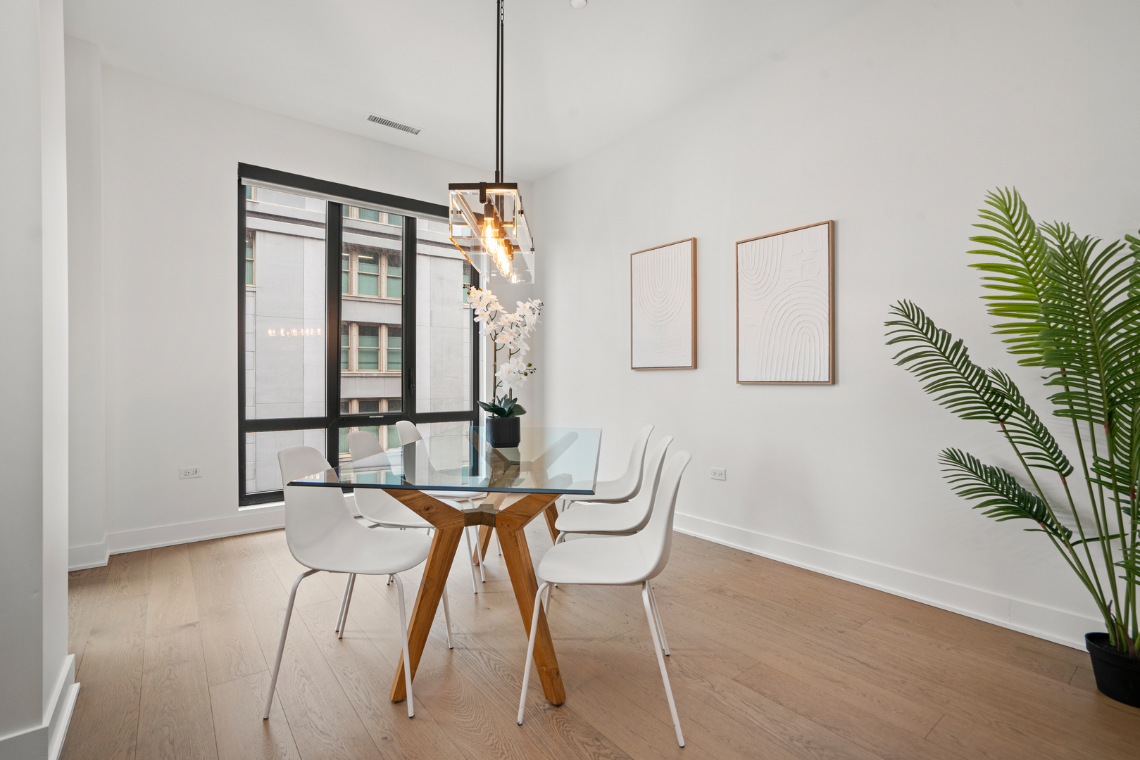 313 S Racine Avenue Unit: 4B