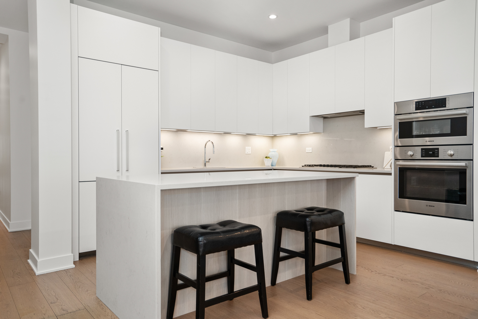 313 S Racine Avenue Unit: 4B